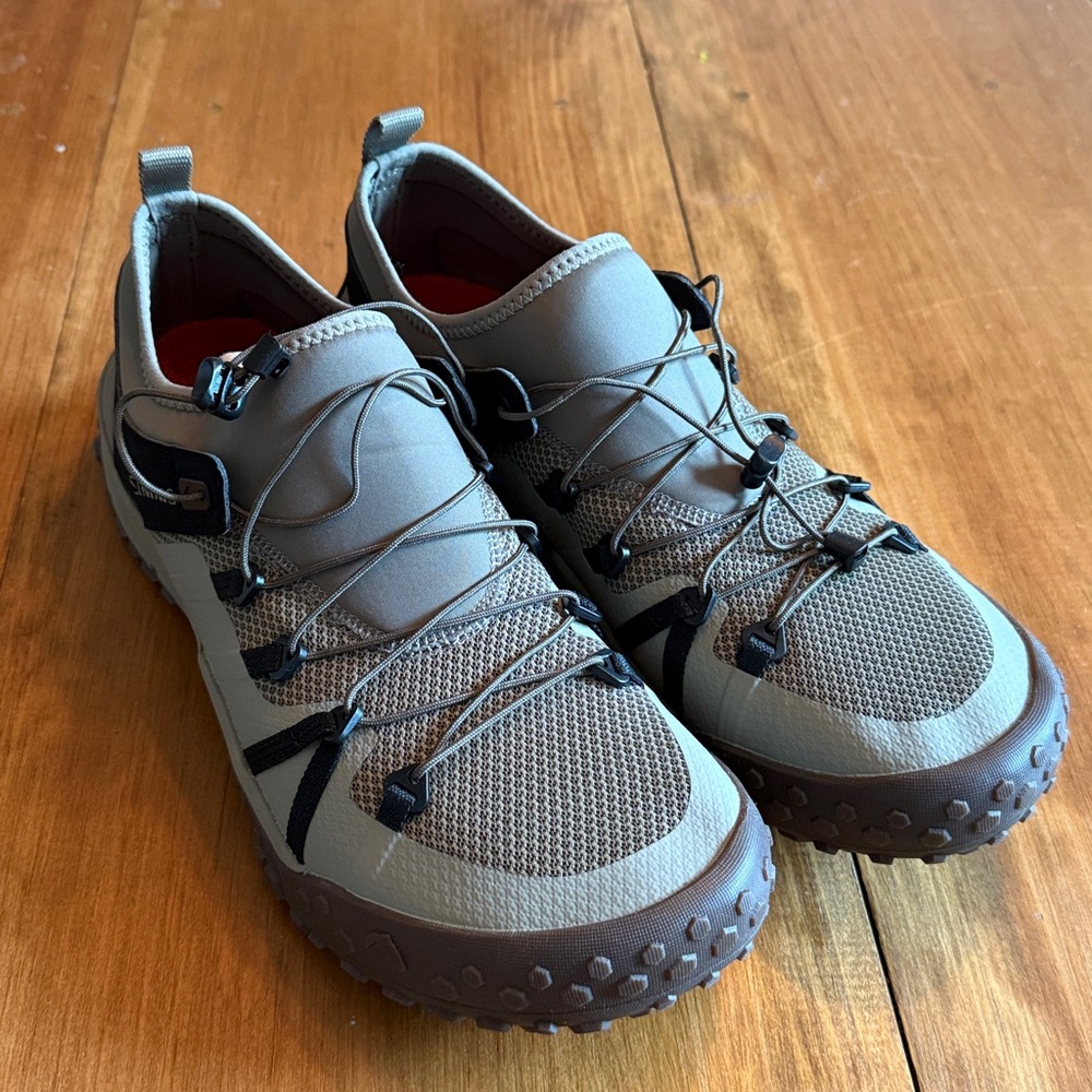 Simms pursuit shoe
Fly fishing